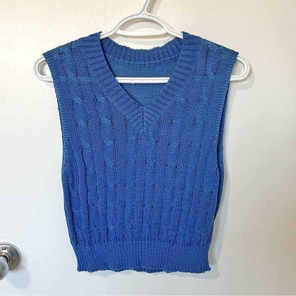 SHEIN V-Neck Cable Knit Sweater Vest Blue size Small - Picture 2 of 7